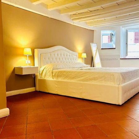 Amazing Apartment In Piazza Santa Croce Firenze Εξωτερικό φωτογραφία